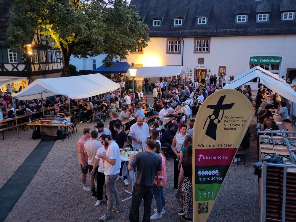 Vorsommerfest von der Bühne aus