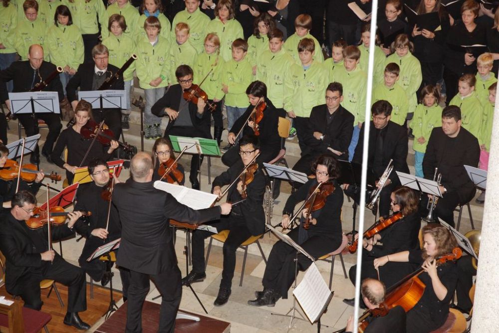 Kinder-, Jugend- und Kirchenchor in St. Oswald Buchen