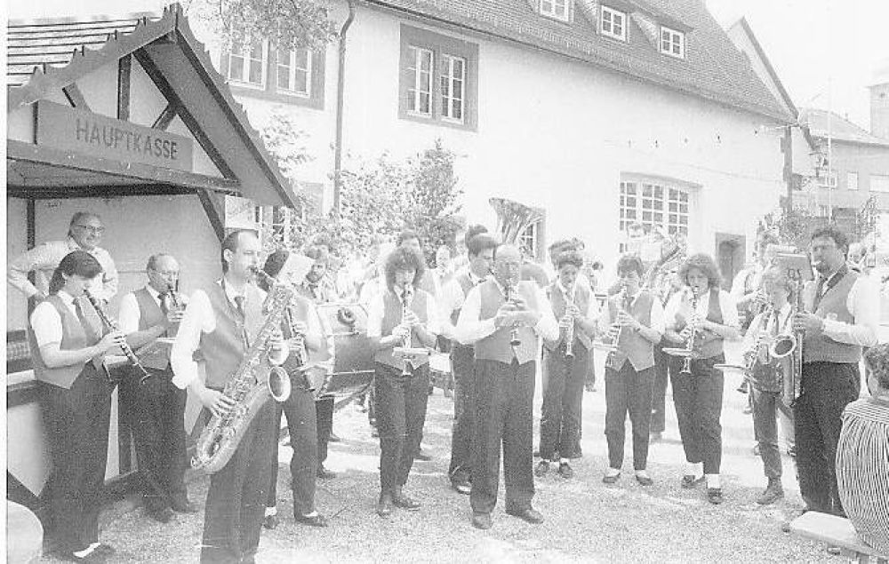 1988 Stadtkapelle unter der Stabfuehrung von Franz Spreitzer bei der Eroeffnung