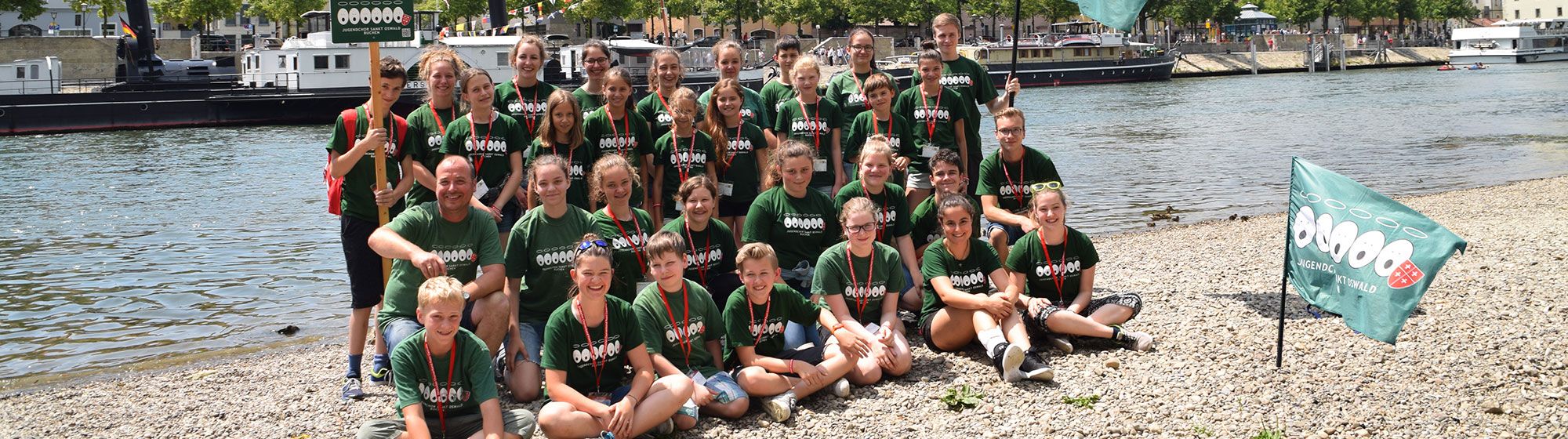 Gruppenbild bei einem internationalen Pueri Cantores Treffen